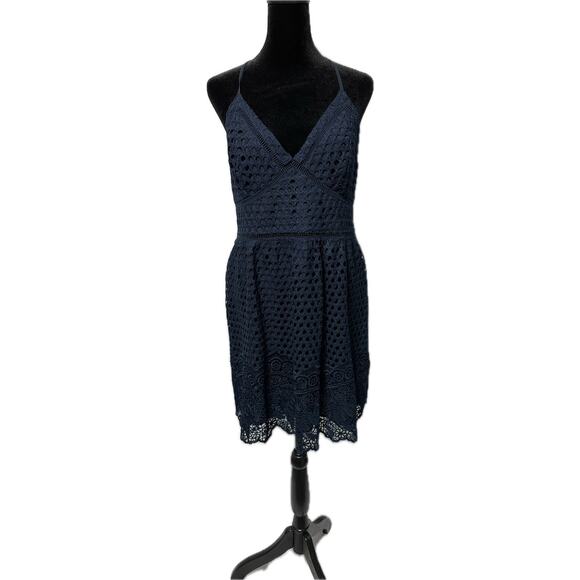Abercrombie & Fitch Women's Navy Blue Eyelet A-Line Short Dress Size L‎ - Picture 1 of 8